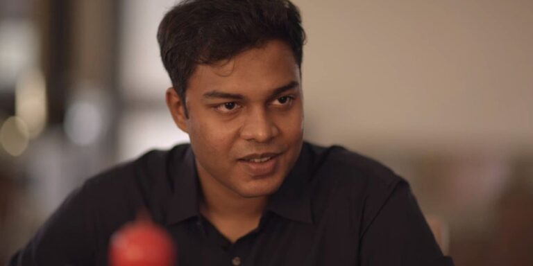 Matchmaking indien : tout savoir sur l'entreprise familiale d'Akshay - The Jakhete Group