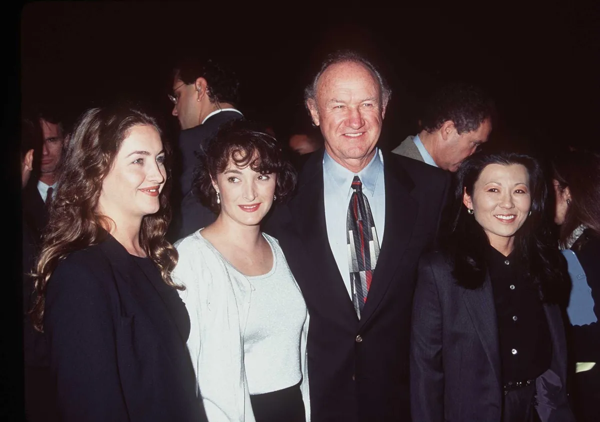 Les filles et la femme de Gene Hackman assistent à la première de «The Chambers» avec lui