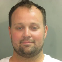 Josh Duggar est de retour en isolement, révèle Amy Duggar King