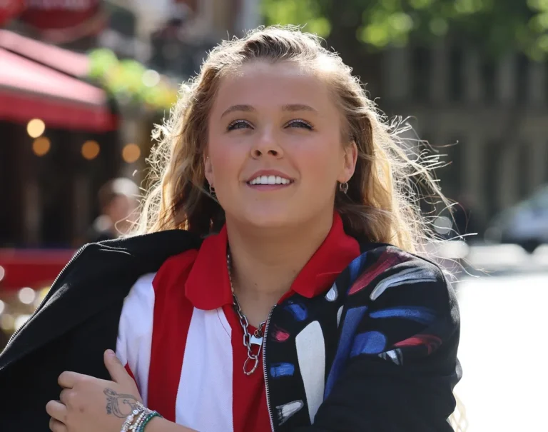 Chris Hughes éclate sur sa relation avec JoJo Siwa: révèle le surnom de ses parties génitales