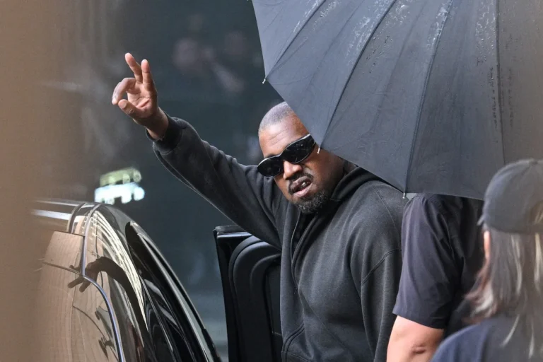 La seule performance de Kanye `` Ye '' de l'Ouest en Europe annulée après la pétition, il en résulte une annulation du festival