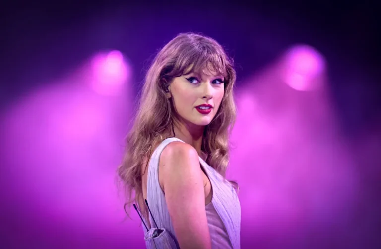 Les fans de Taylor Swift ont défendu ses affirmations qu'elle a arnaqué des gens avec ses sorties `` Taylor's Version '