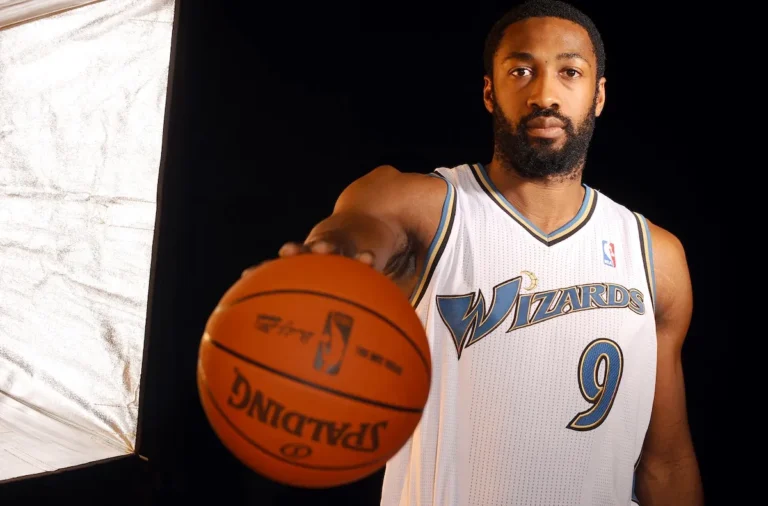 Pourquoi l'ancienne star de la NBA, Gilbert Arenas, a-t-elle été arrêtée?