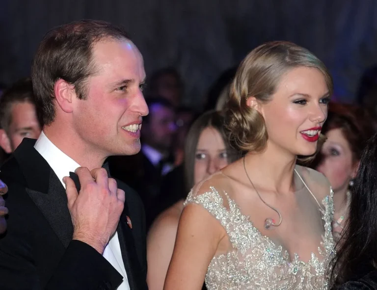 Le prince William et Kate réagissent aux fiançailles de Taylor Swift après que Travis Kelce a parlé de ce que c'était que de rencontrer la famille royale