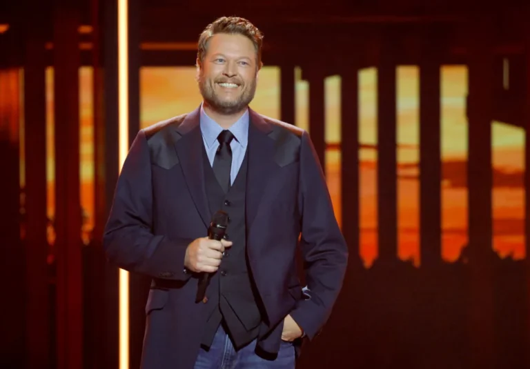 Blake Shelton a admis qu'il avait récemment fait le «mouvement le plus stupide que vous puissiez faire» avec sa carrière