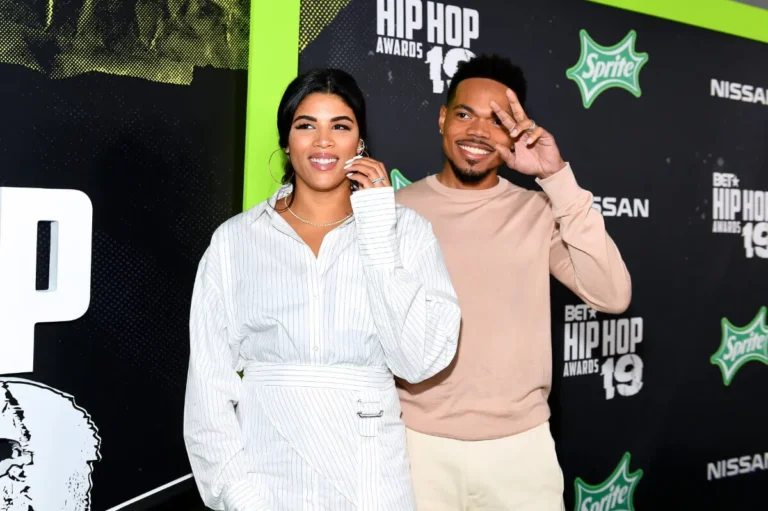 Chance le rappeur s'est excusé d'avoir rendu son ex-femme «stupide» dans la vidéo virale