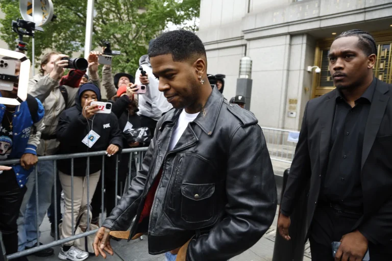 Kid Cudi explique pourquoi il n'a pas porté un costume pour l'essai de Diddy: `` Je ne m'habille pas pour ce s *** ''