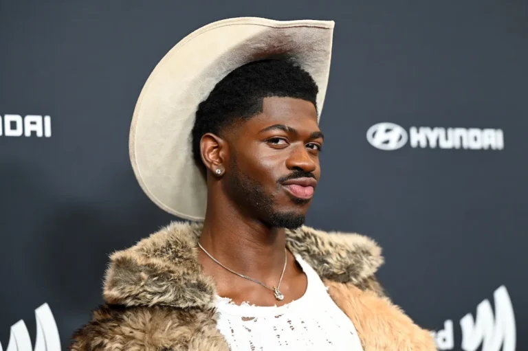 Lil Nas X a été arrêté après avoir été retrouvé dans les rues de LA dans ses sous-vêtements