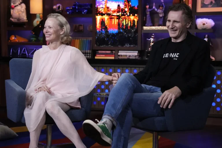 Pamela Anderson révèle le cadeau surprenant qu'elle a offert à Liam Neeson