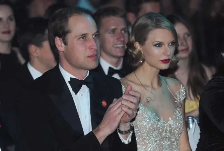 Taylor Swift se souvient que Jason Kelce a paniqué sur le dilemme lorsque lui et Travis ont rencontré la famille royale lors de son concert