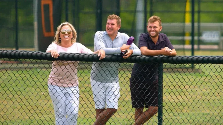 `` The Chrisleys: Back to Reality '': Chase Chrisley dit qu'il y a `` une partition à régler '' dans le premier regard sur les nouvelles documents de la famille