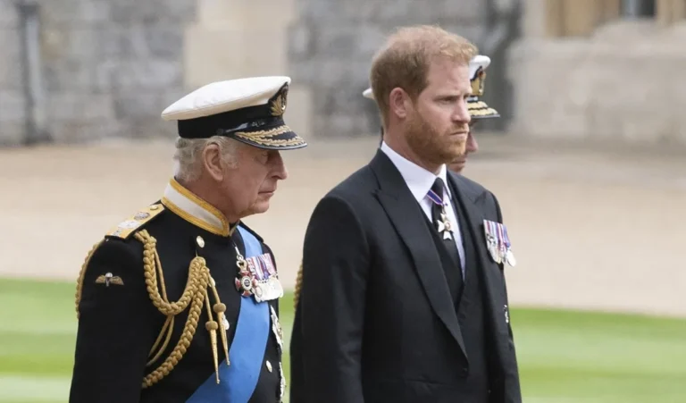 La conversation de 54 minutes du prince Harry avec le roi Charles ne signifie pas que le duc est accueilli dans le giron royal