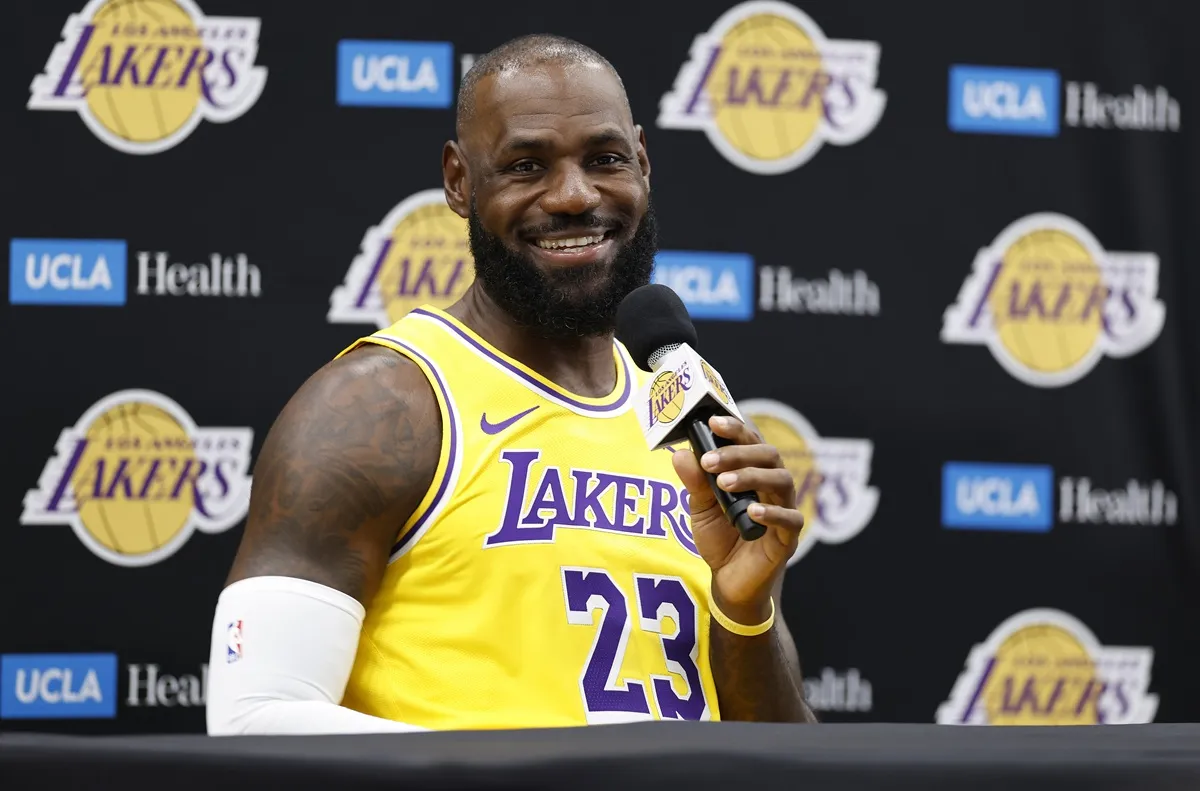 LeBron James a démoli son manoir de 37 millions de dollars à Beverly Hills pour construire à sa place 2 méga-manoirs plus grands