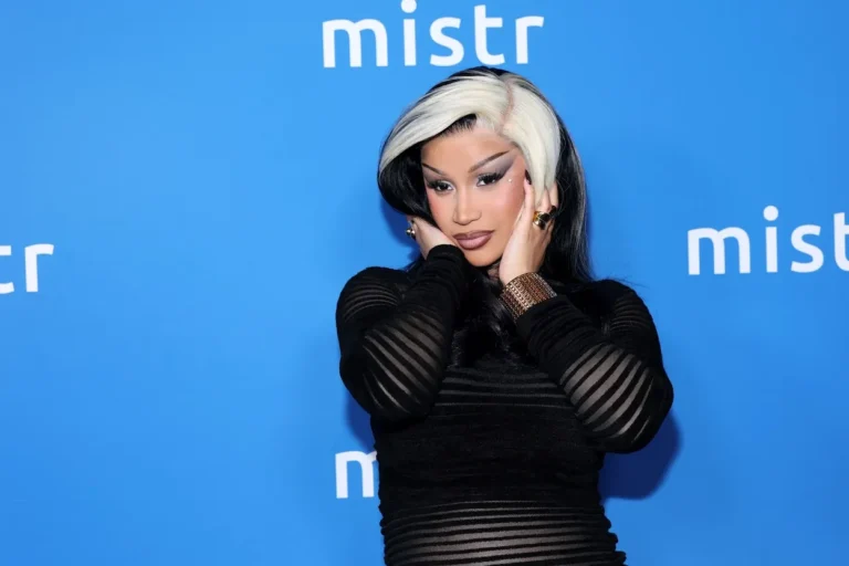 Cardi B a révélé que « quelque chose était en train de mourir » en elle en 2025