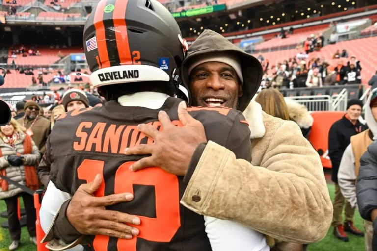 Dans la nouvelle maison de Shadeur Sanders avec son père Deion Sanders