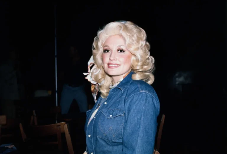 Dolly Parton a révélé le moment où elle a senti que Dieu l'avait « abandonnée »