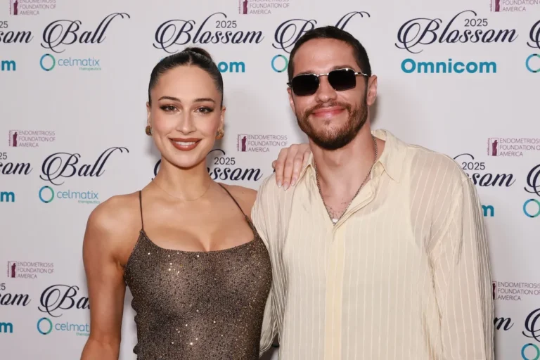 Pete Davidson et Elsie Hewitt accueillent une petite fille