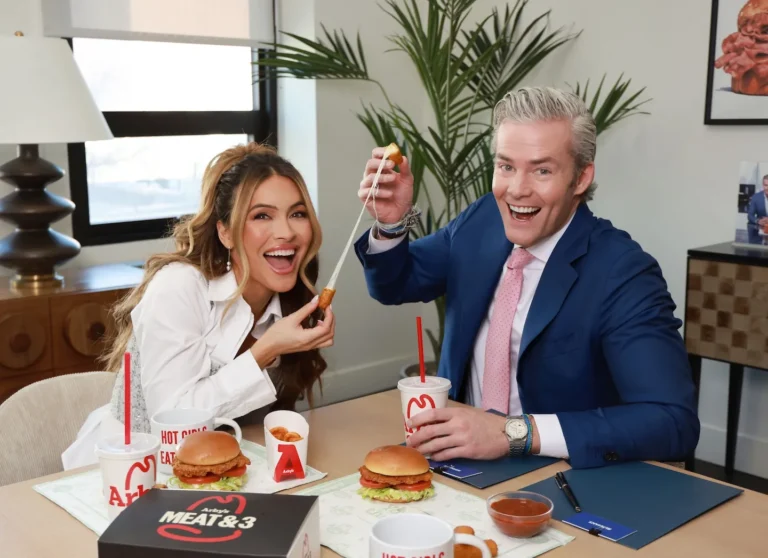 Chrishell Stause et Ryan Serhant sur la campagne d'Arby et la suite de leur carrière (exclusif)