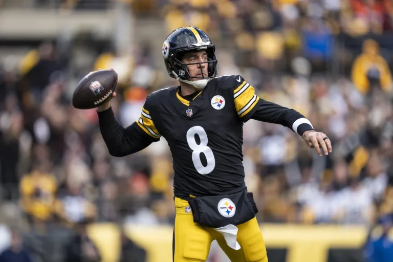 À l'intérieur de l'incroyable manoir de style complexe des Steelers de Pittsburgh, Aaron Rodgers