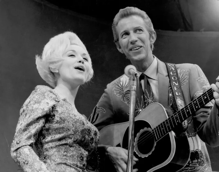 Dolly Parton a admis que le tempérament de Porter Wagoner lui avait « fait peur »