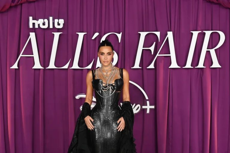 Kim Kardashian admet que le sac Elephant Birkin était faux et souligne l'indice que tout le monde a manqué