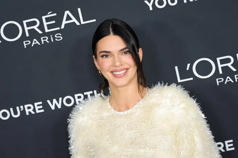 La publicité de Kendall Jenner pour le Super Bowl se moque de la malédiction Kardashian : des Kardashian sont-ils sortis avec une star de la NFL ?