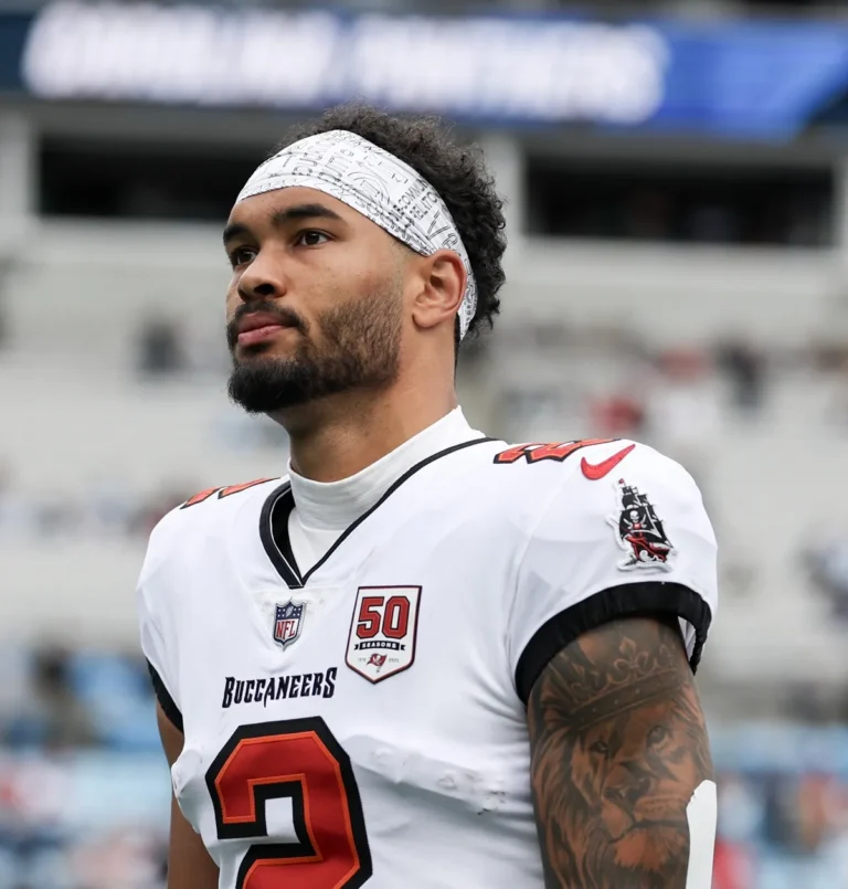 La star des Bucaneers de Tampa Bay, Emeka Egbuka, annonce ses fiançailles