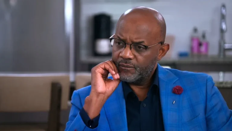 Le pasteur Cal Roberson taquine les prochains mouvements après son départ « Marié au premier regard » : « Pas une disparition, un pivot »