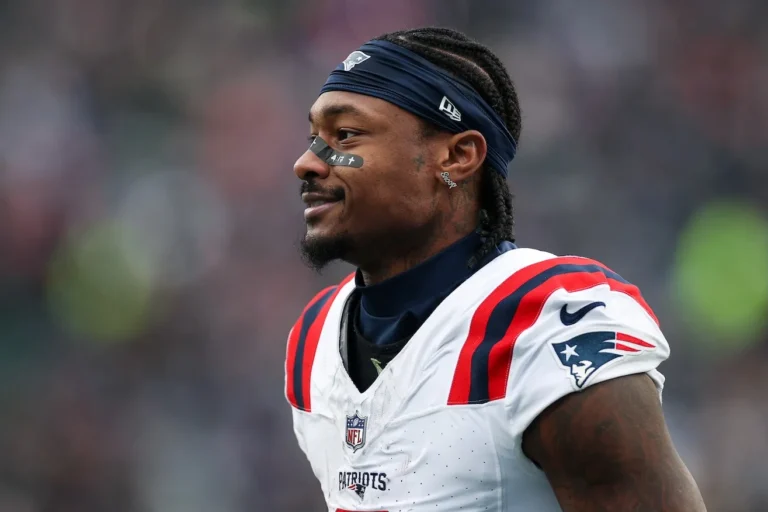 L'entraîneur des Patriots salue Stefon Diggs comme un « grand leader »