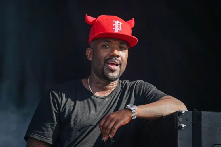 Ray J se sent introspectif après une année 2025 chaotique et une crise de pneumonie : il promet de faire mieux
