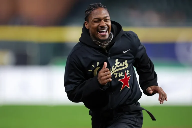 Une équipe entière de la NFL a déclaré qu'elle ne voulait pas que les femmes de sa vie sortent avec Stefon Diggs
