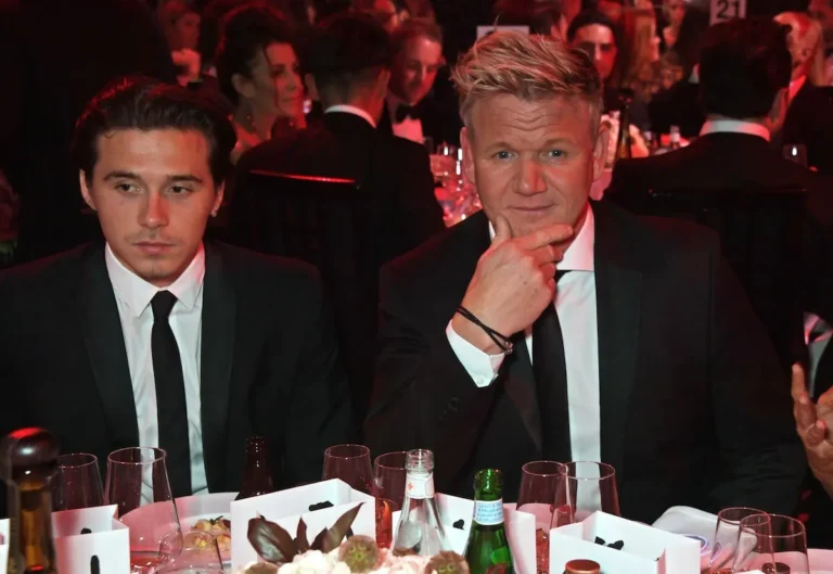 Brooklyn Beckham est « désespéré » de tracer sa propre voie en dehors de David et Victoria Beckham, selon Gordon Ramsay