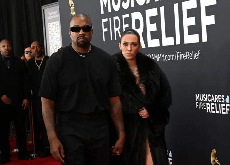 Kanye West n'est "pas le bienvenu" aux Grammys malgré ses excuses