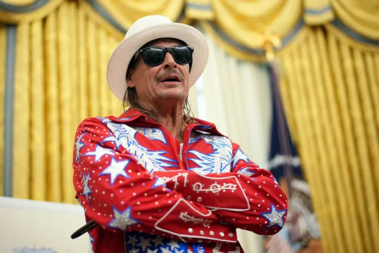 Kid Rock a déclaré que Dieu « réduirait » les médias pour avoir couvert ses billets de concert à 5 000 $