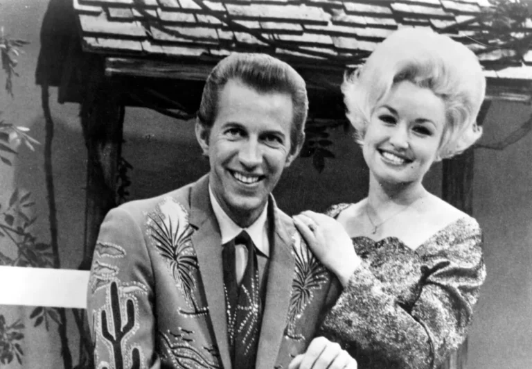 La connexion de Dolly Parton avec Porter Wagoner a causé de « réels dommages » à sa carrière, a déclaré le responsable du disque