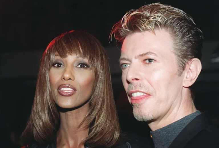 La fille de David Bowie, Lexi Jones, se souvient d'une thérapie en milieu sauvage « déshumanisante » dans un article franc
