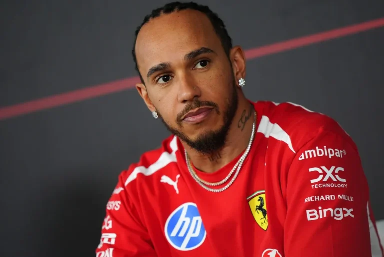 Lewis Hamilton réagit mais reste discret après la blague de Kim Kardashian lors d'une séance photo