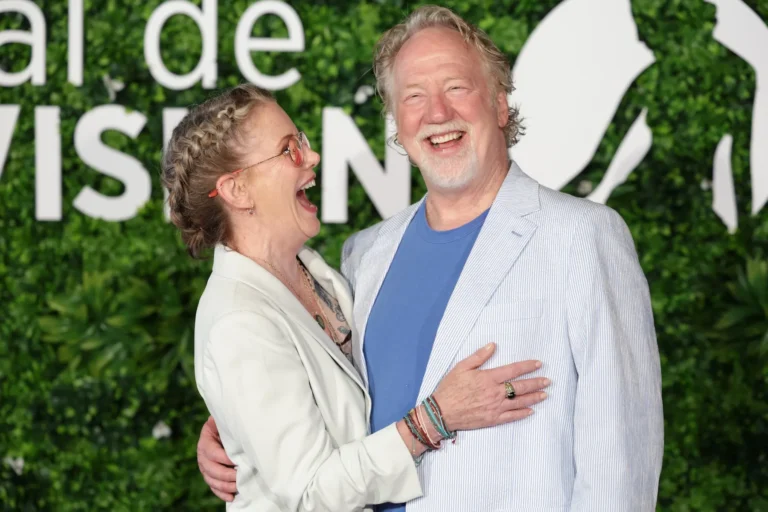 Melissa Gilbert brise le silence des médias sociaux au milieu des problèmes juridiques de son mari Timothy Busfield