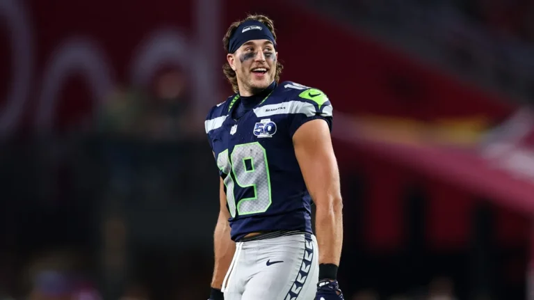 Qui est la fiancée du receveur des Seahawks de Seattle Jake Bobo, Mackenzie Mae Cole ?