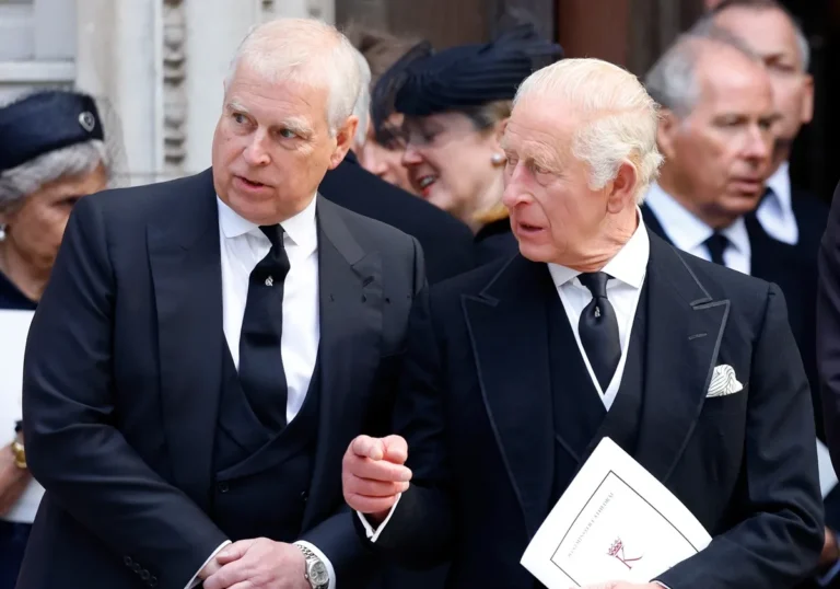 Les biens d'Andrew Mountbatten-Windsor incendiés suite aux ordres du roi Charles