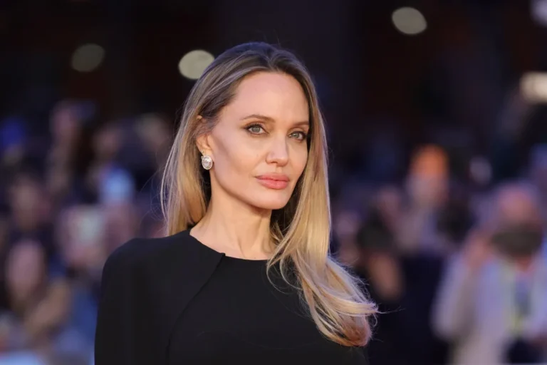 Angelina Jolie est « quasiment mère célibataire » depuis le divorce de Brad Pitt