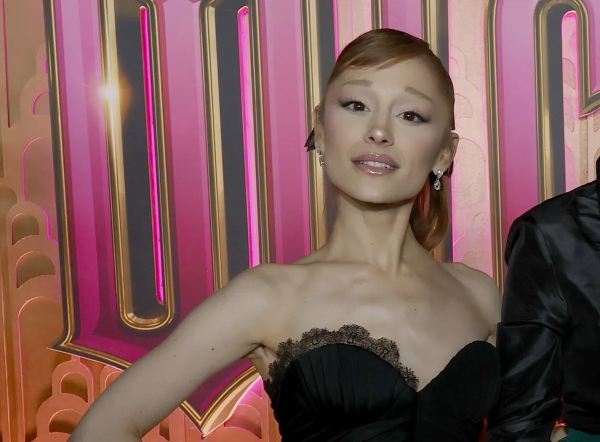 Les fans d'Ariana Grande sont convaincus qu'elle a subi une chirurgie plastique