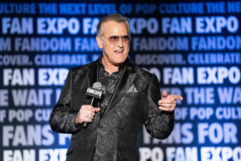 Bruce Campbell révèle un diagnostic de cancer et les fans se mobilisent derrière la star de "The Evil Dead"