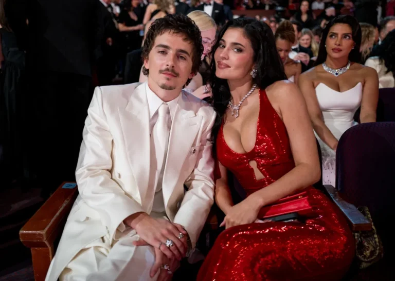 C'est ce que Timothée Chalamet a avoué à Kylie Jenner aux Oscars, selon un lecteur labial