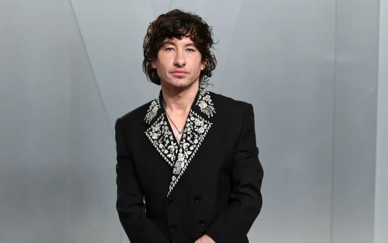 Comment Barry Keoghan a montré qu'il n'était pas à l'aise à l'after-party des Oscars de Vanity Fair