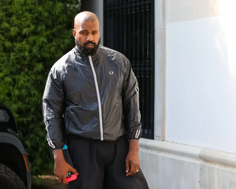 Kanye West insulte l'odeur corporelle d'un ancien employé devant le tribunal