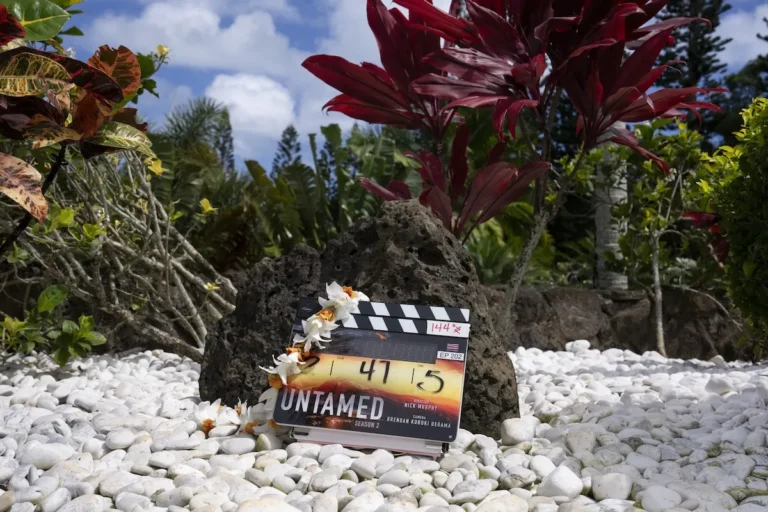 La saison 2 d'"Untamed" devient authentique avec le tournage et la cérémonie de bénédiction à Hawaï