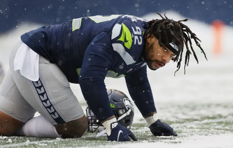 L'ancien joueur de la NFL, Robert Nkemdiche, arrêté après avoir prétendument placé « de nombreux gros objets » dans un pantalon et quitté le magasin