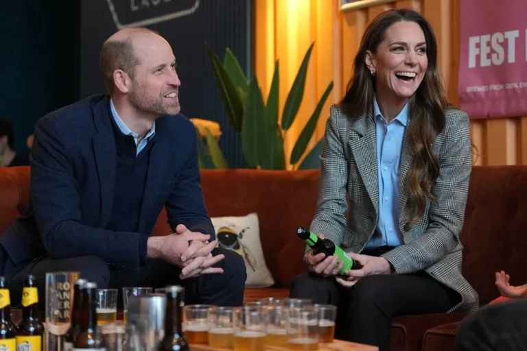 Le prince William et la princesse Kate ont accepté de porter des costumes risqués pour sauver leur romance