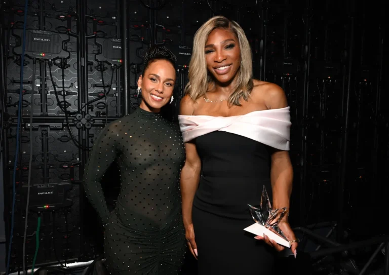 Les rumeurs de retour de Serena Williams au tennis se sont ravivées après l'intervention de Venus Williams et Savannah Guthrie
